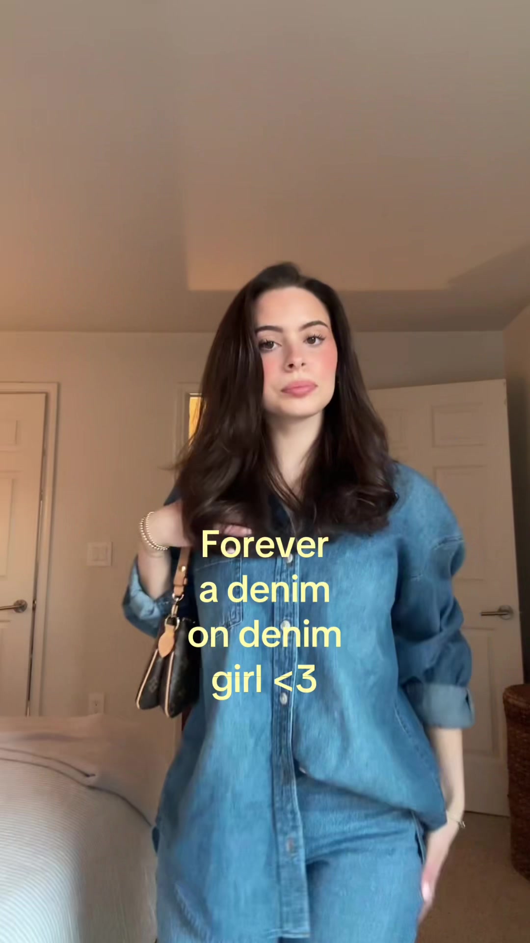 @Chlo