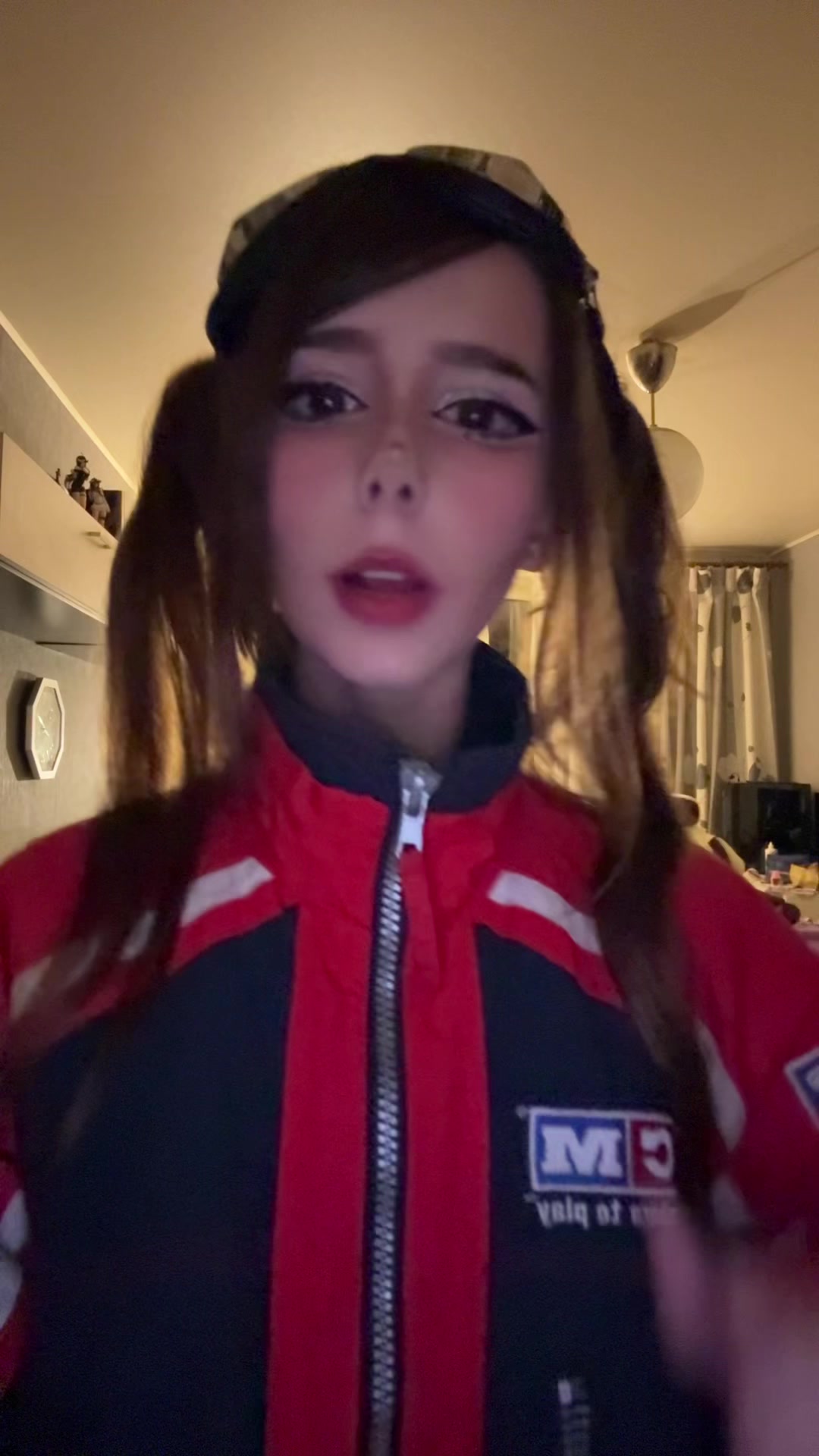 @Котя :3 😝