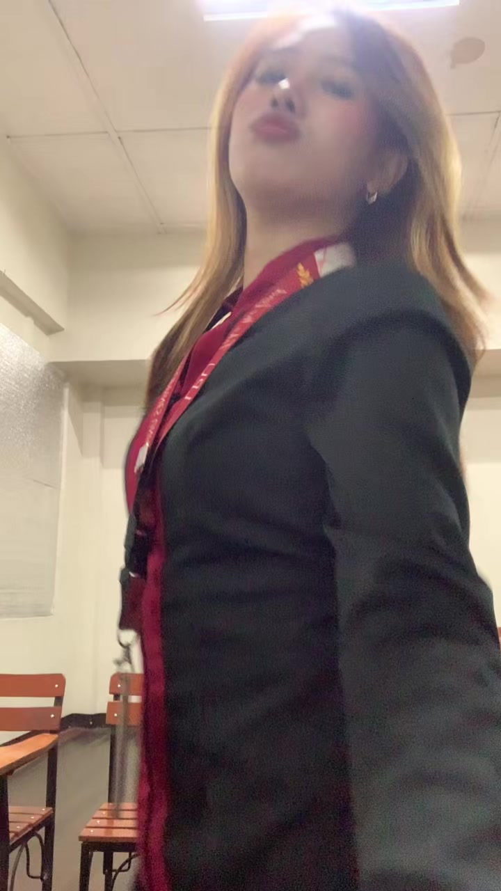 @dee