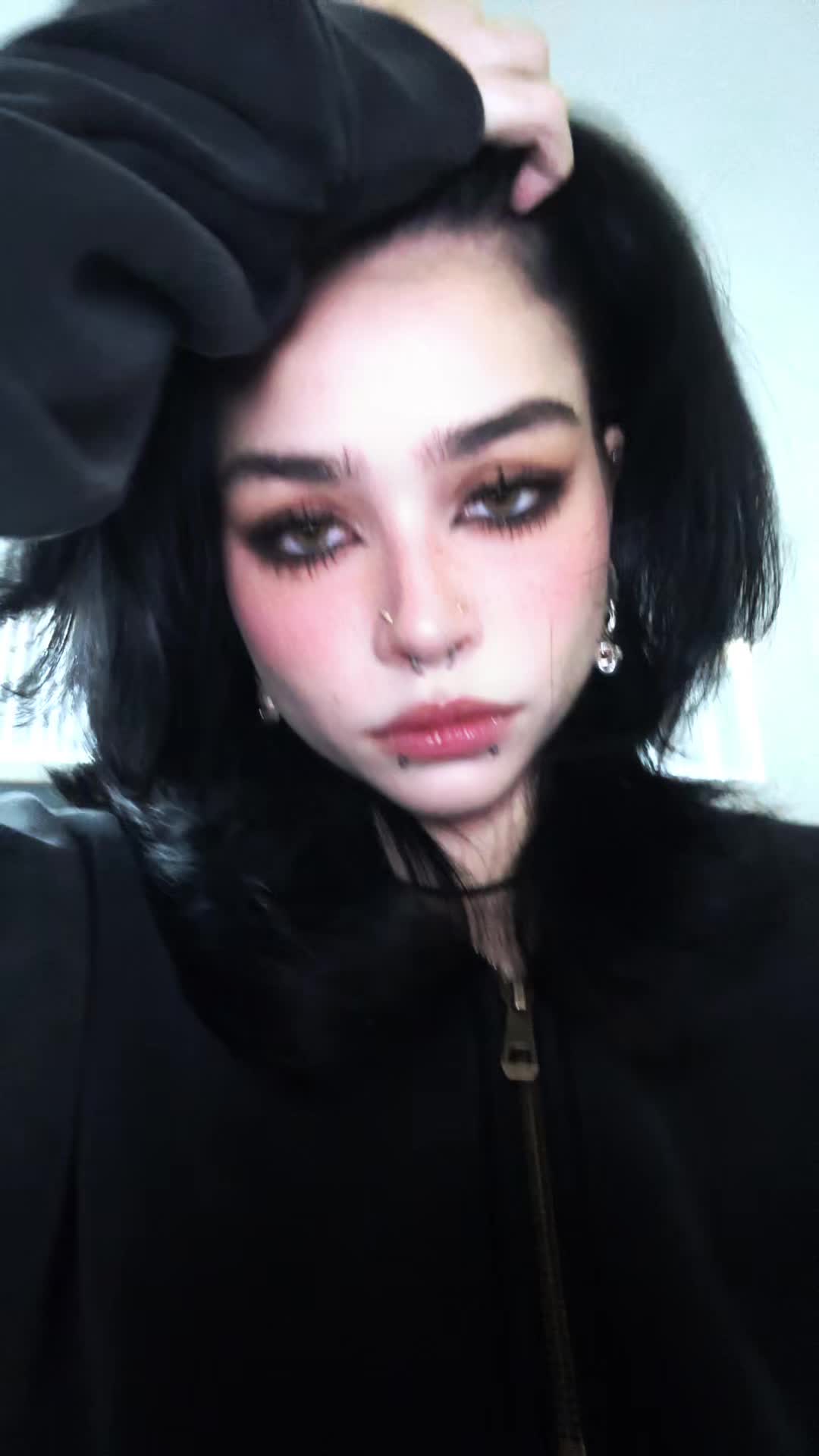 @bella