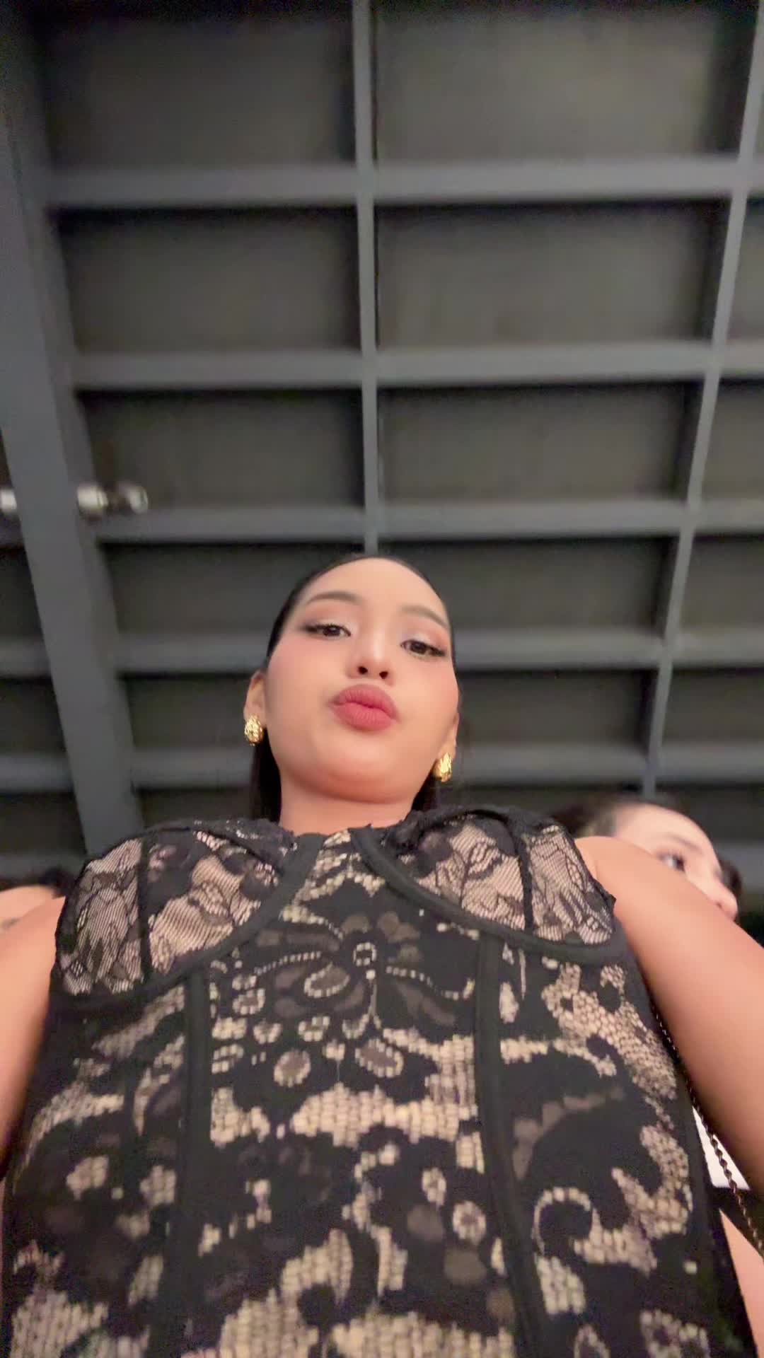 @naomibby