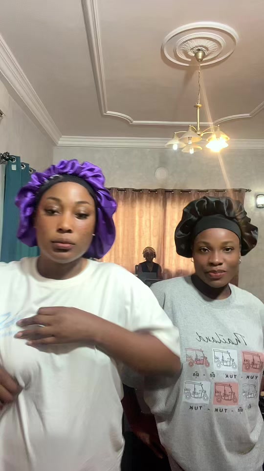 @Christelle Miller💜🇫🇷🇹🇬