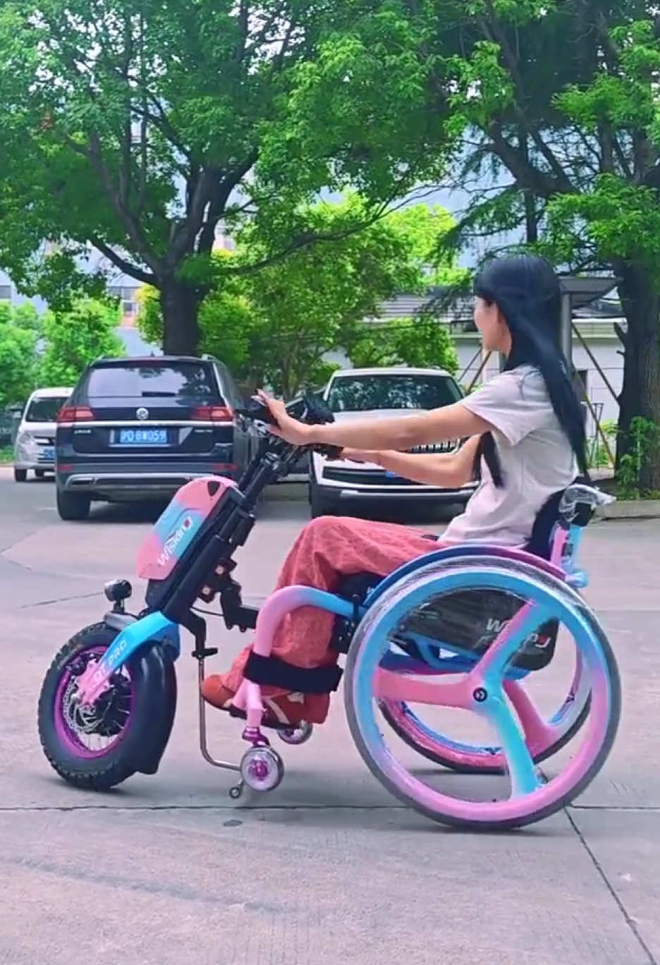 @oukasupermoto