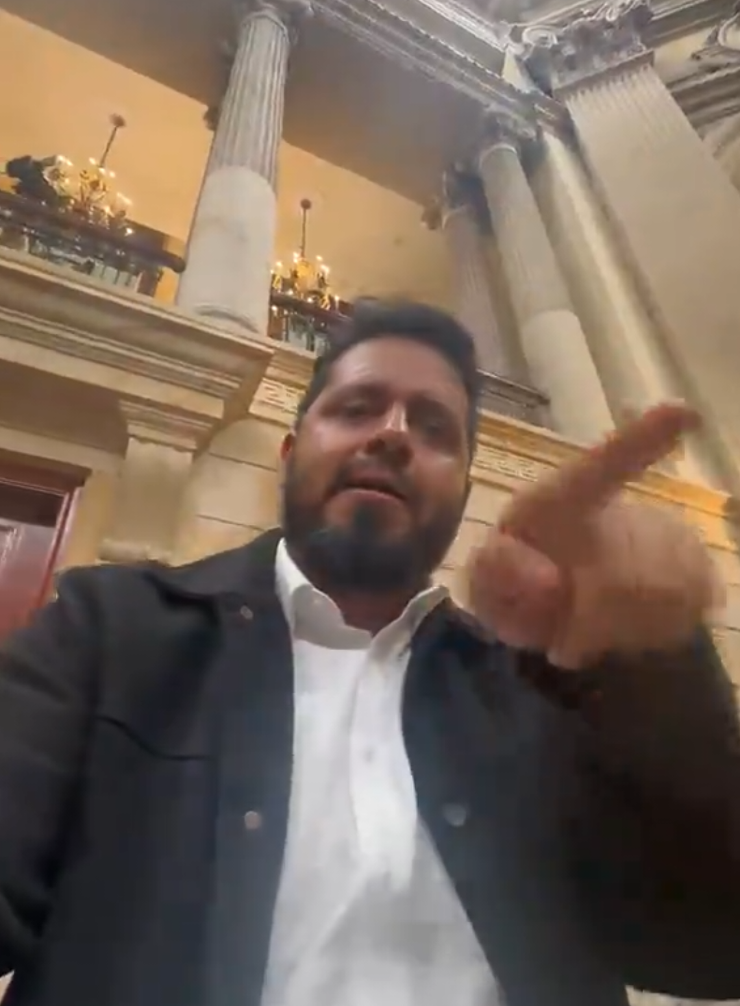 @Alfredo Mondragón