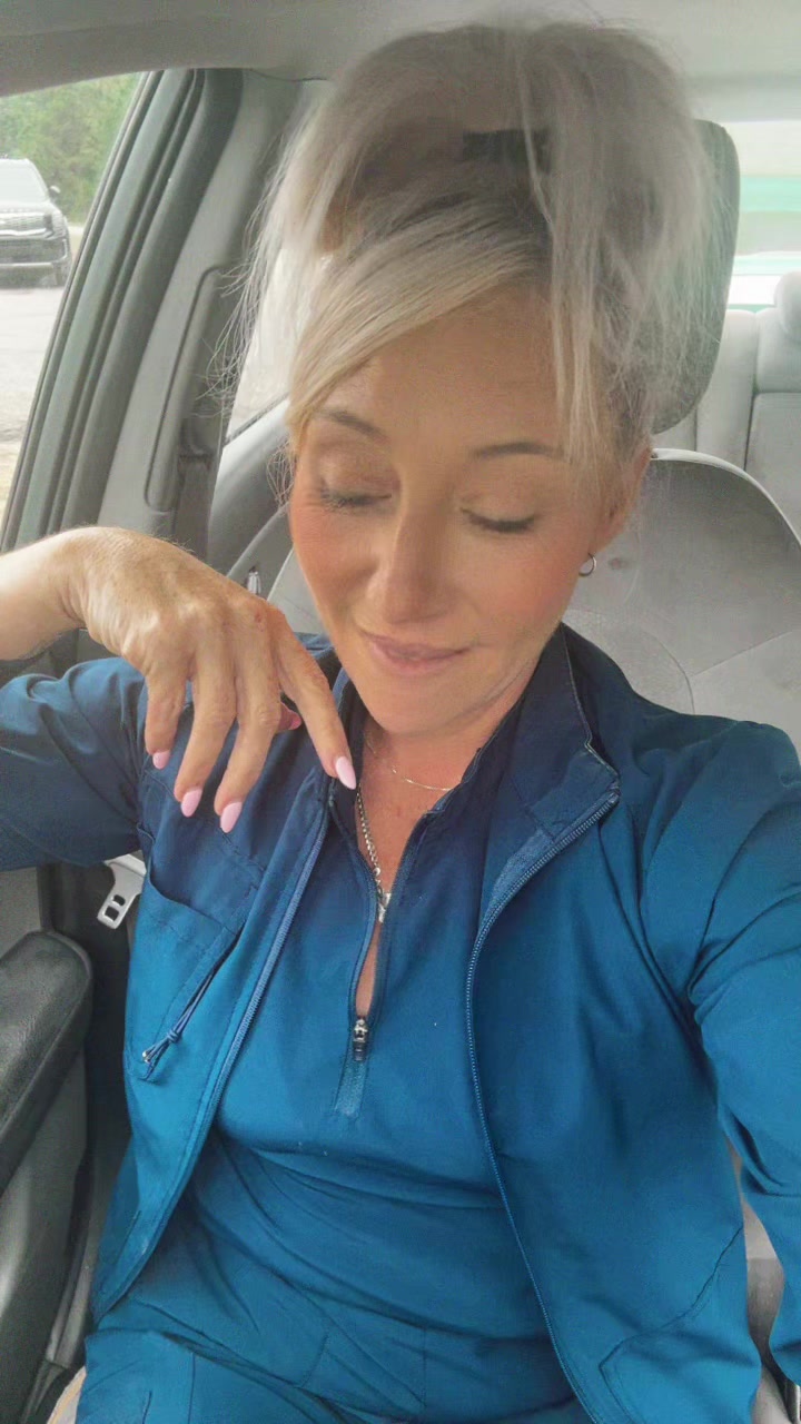 @julydaises