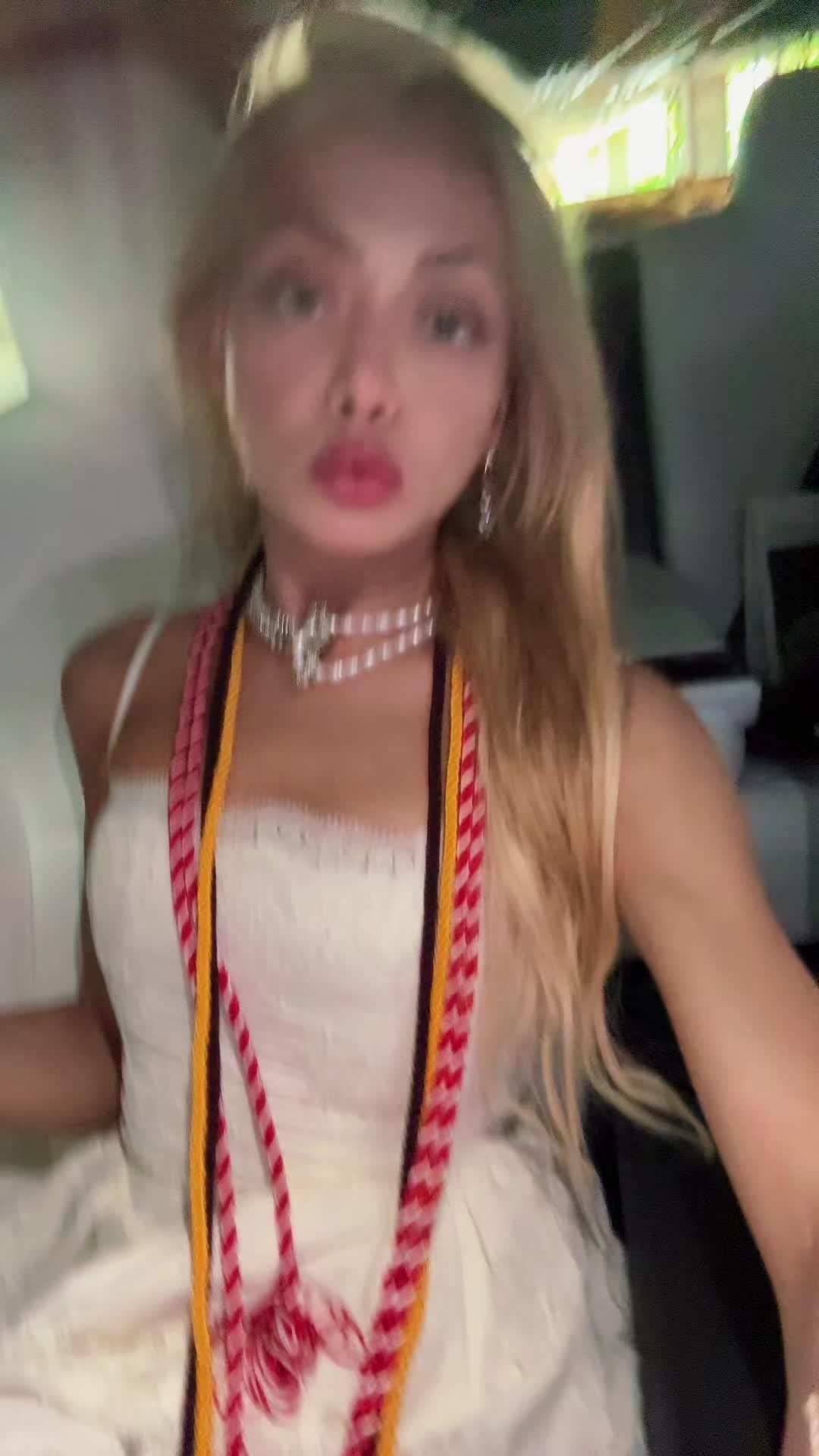 @Vv