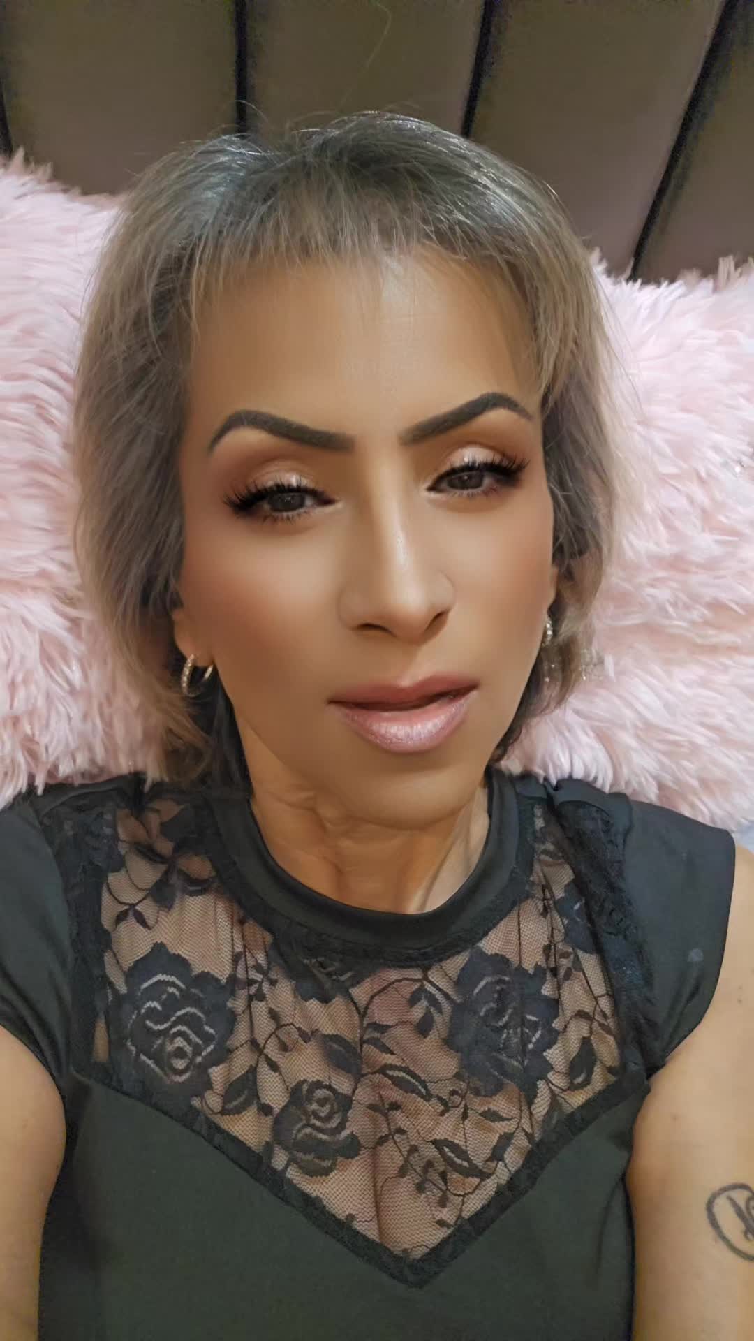 @Dee