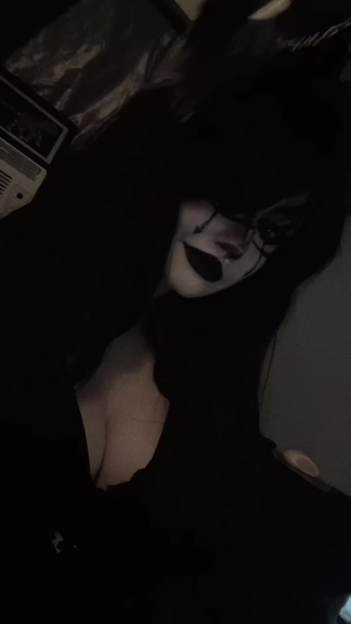 @🦇🖤🧿~ 𝒁𝒖𝒛𝒖 ~🧿🖤🦇