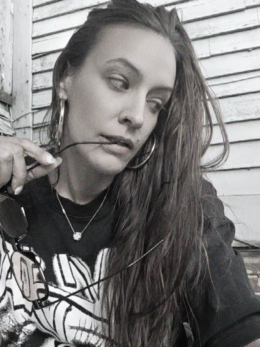 @DanielleDizzy