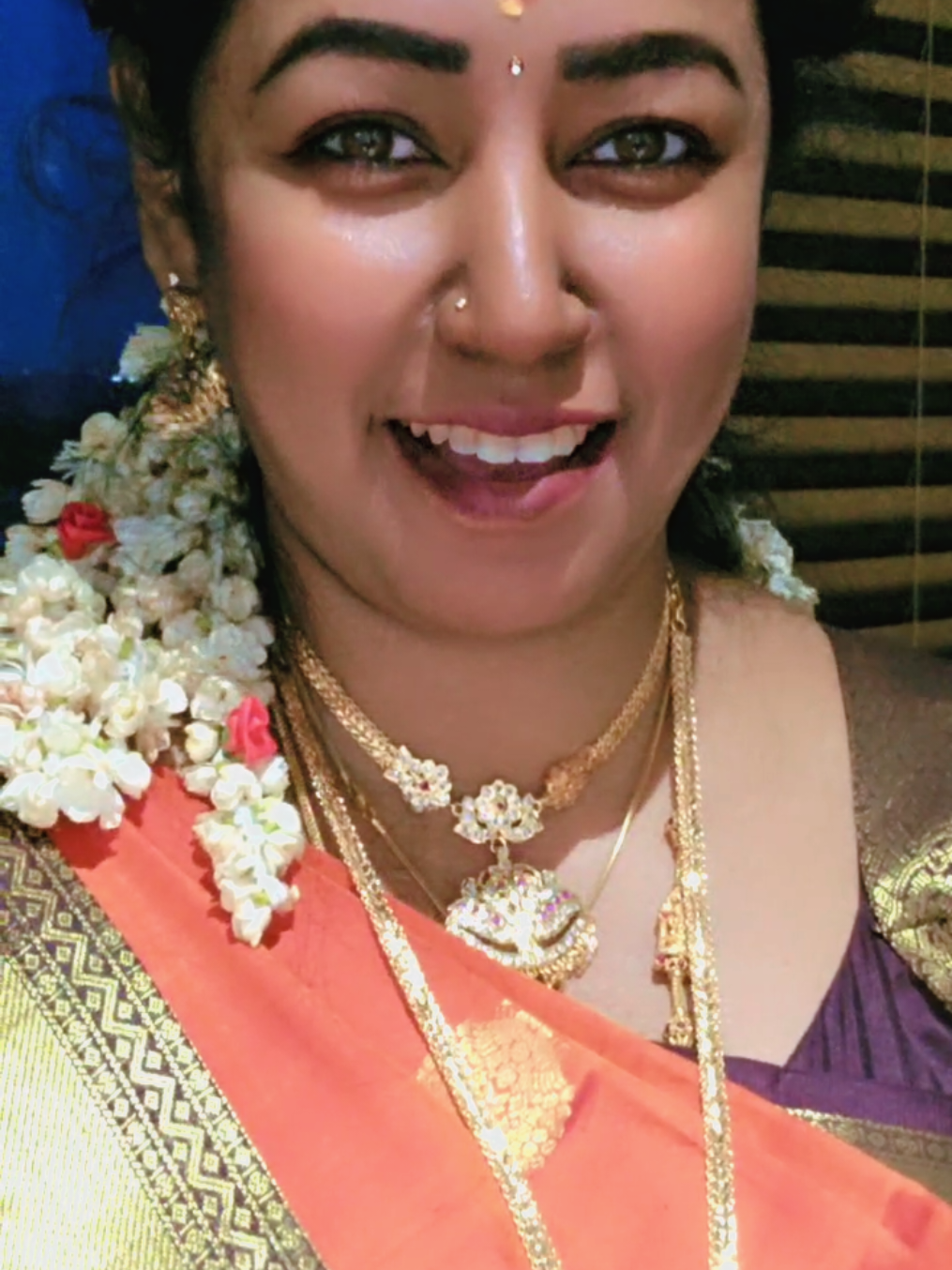 @KaraikudiPonnu_Leka