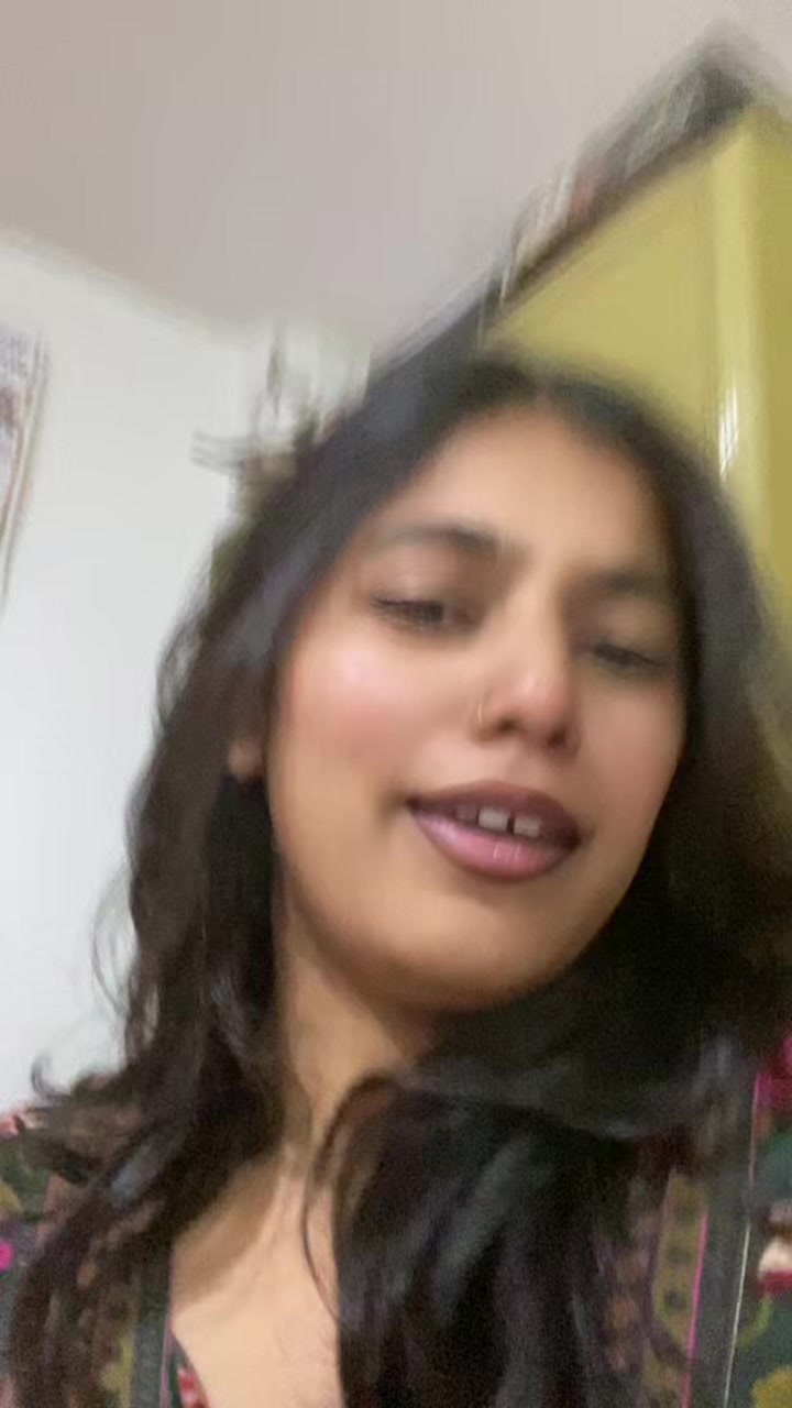 @Anushka 🎀