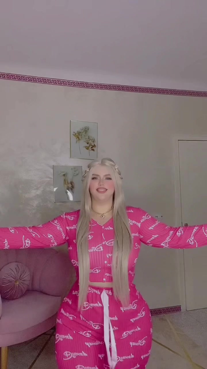 @👑🩷Diva la poupée🩷👑