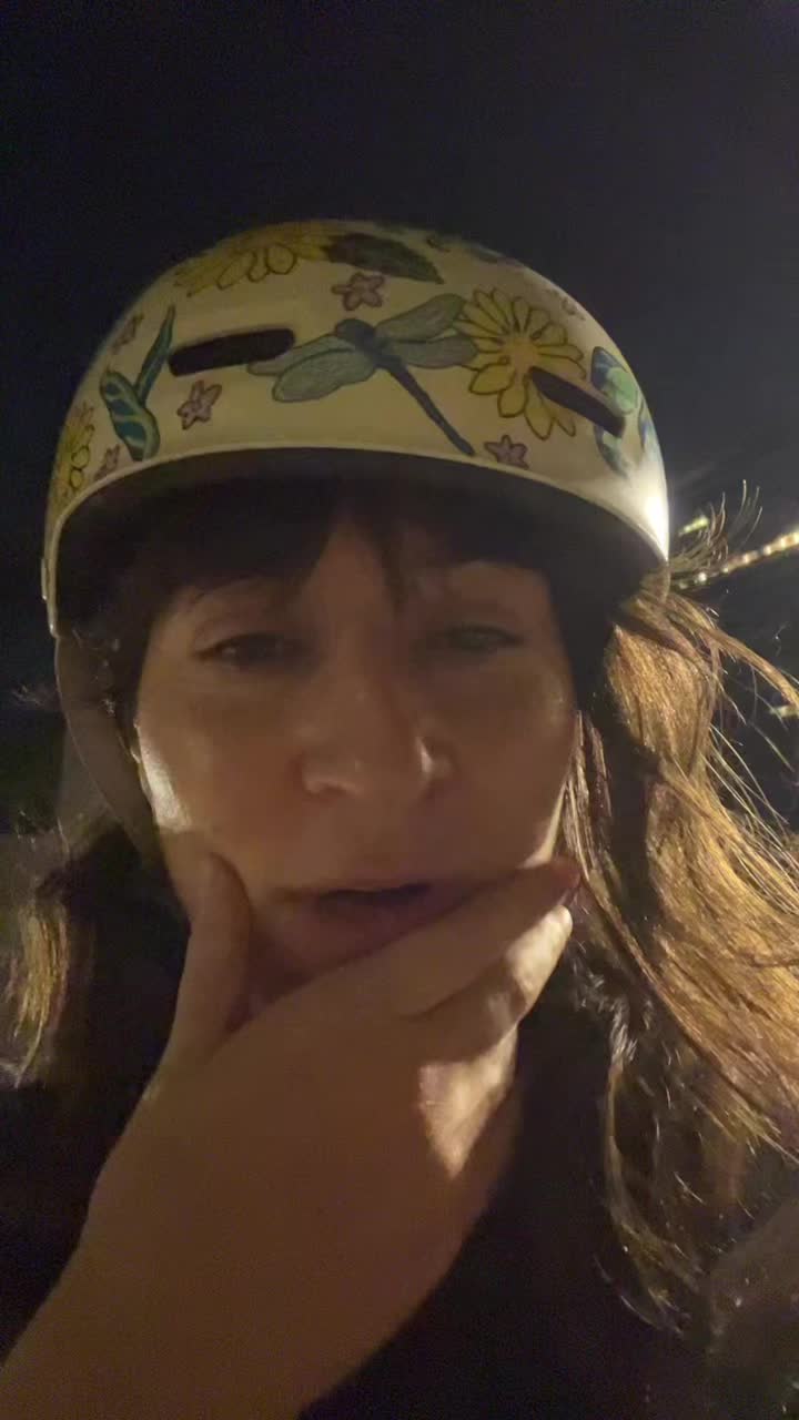 @מירב מלכת הזבל והעציצים