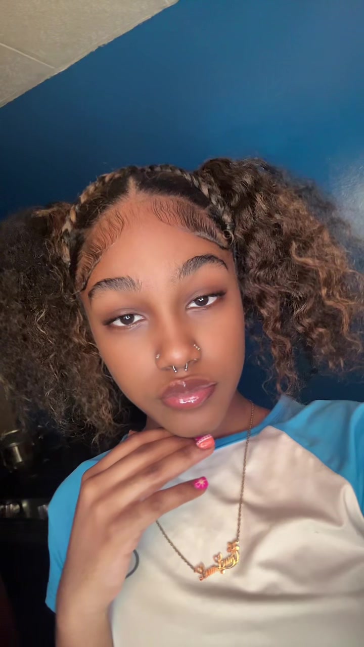 @SUCH GYAL ★👅