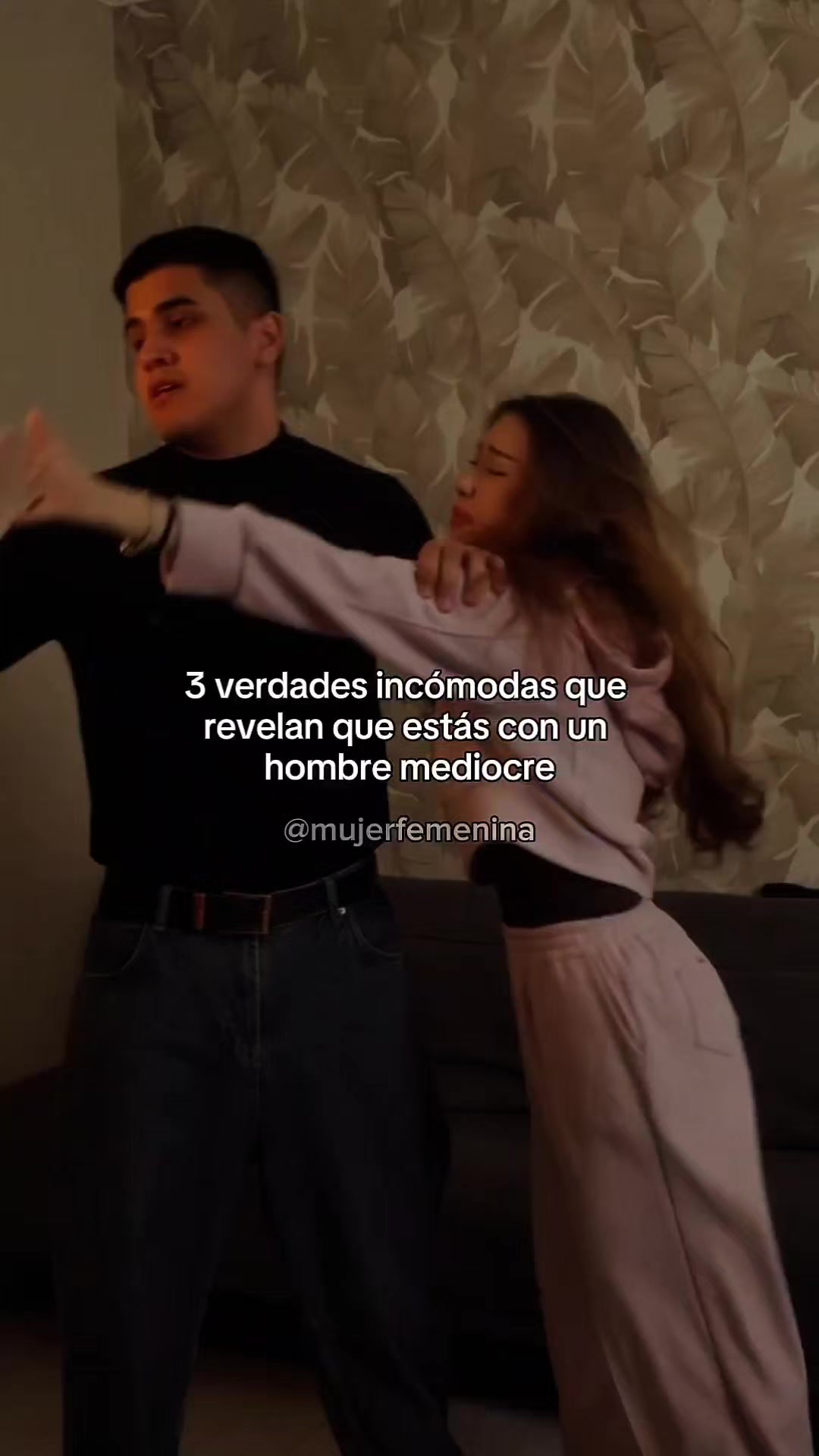 @Mujer Femenina
