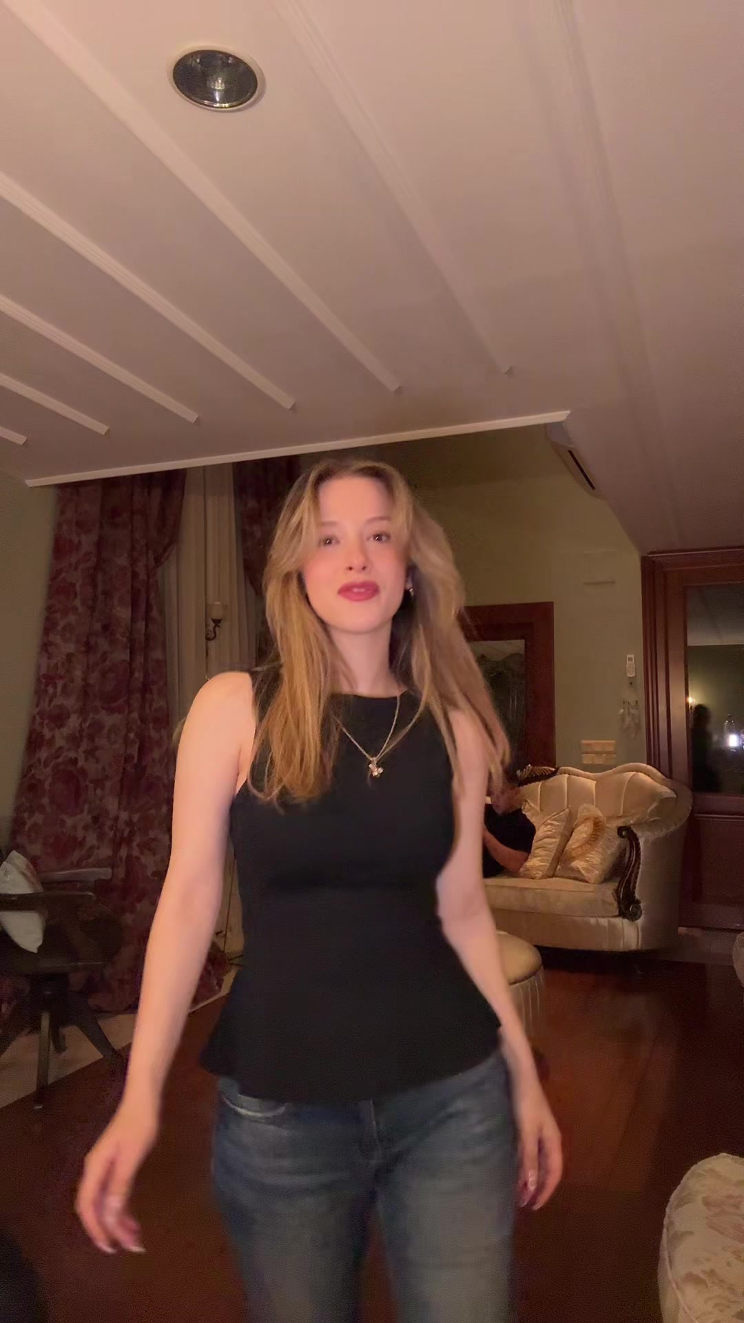@Elif Sara&ccedil;