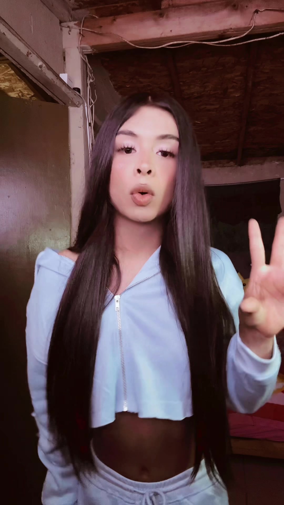 @Cami_