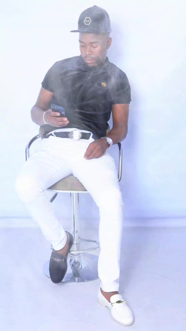 @ndumisomaxndiyaza
