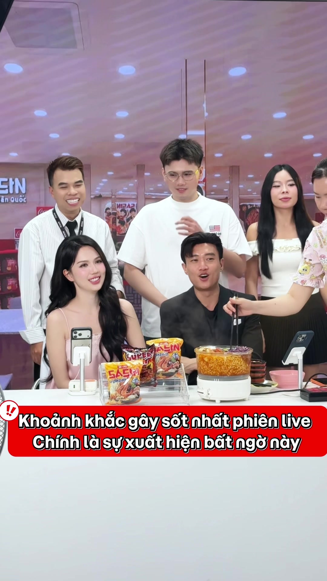@Showbiz Có Gì Hot?