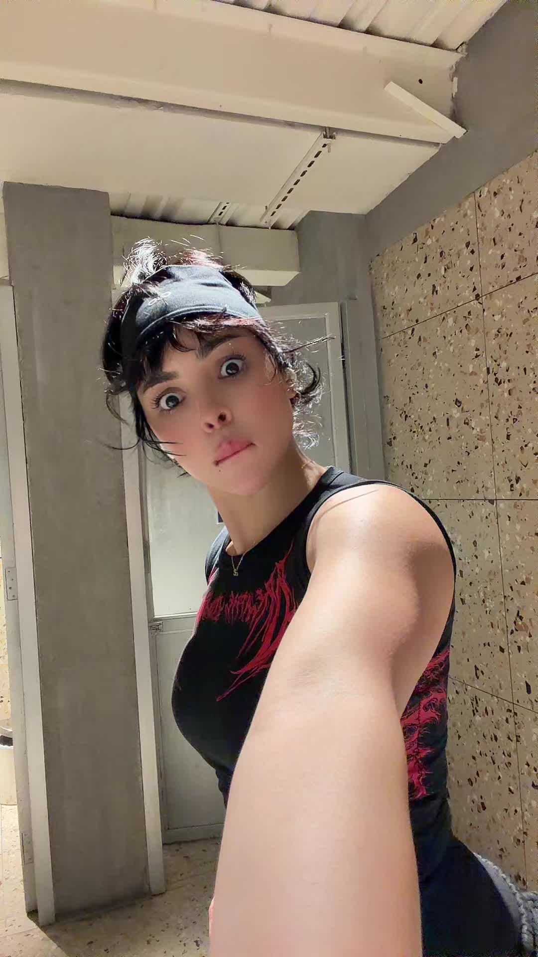 @ساره