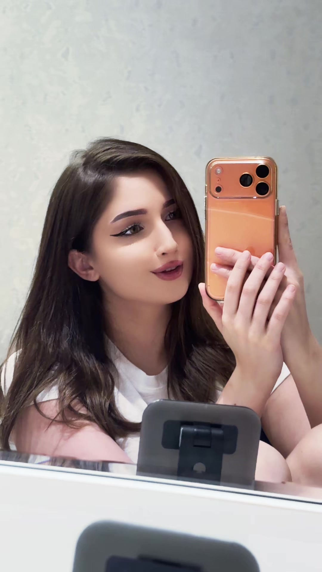 @Mukhanova_