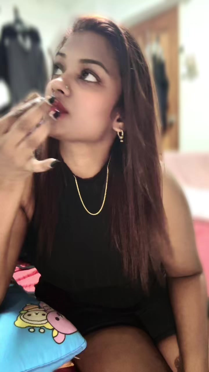 @Malini🖤💚✨🌻