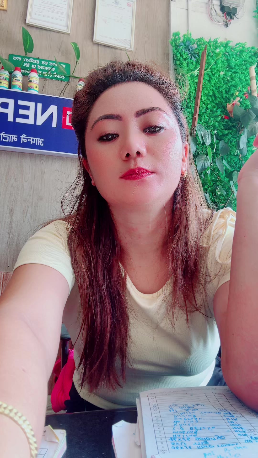 @Hira Maya Waiba