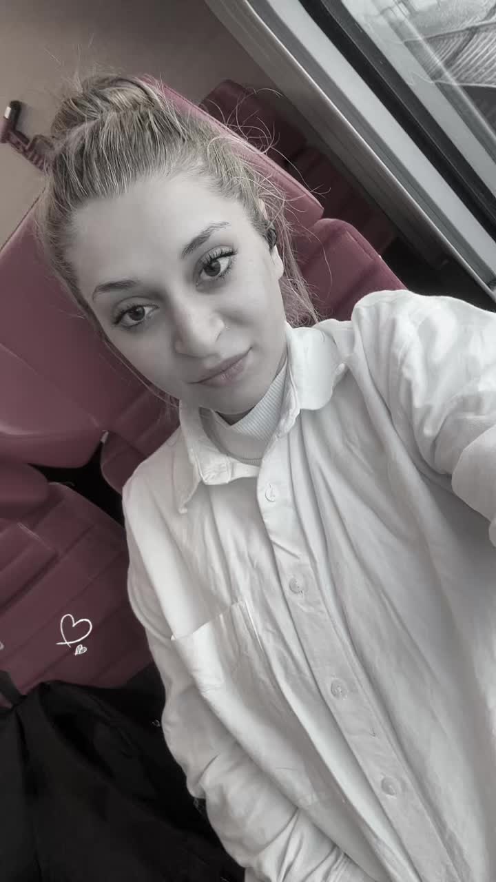 @d.elena_