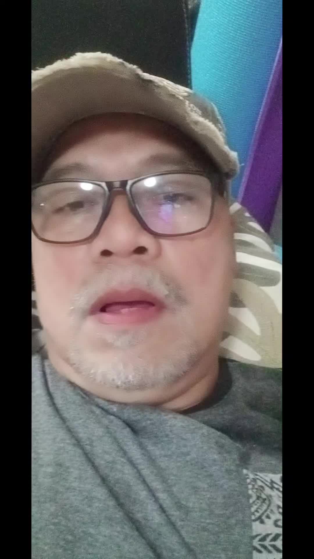 @eLvisB