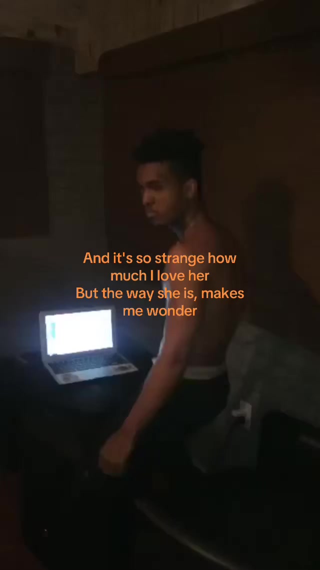 @￼
