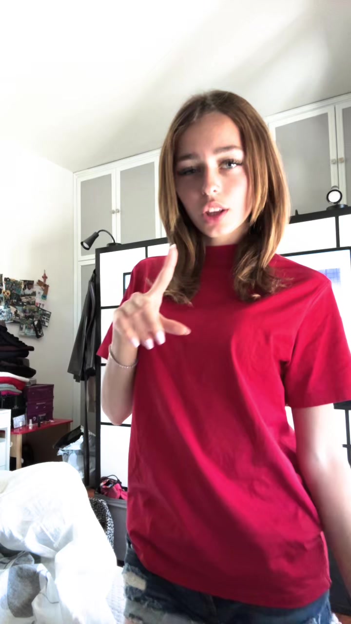 @🪽𝓚𝓻𝓲𝓼 🪽