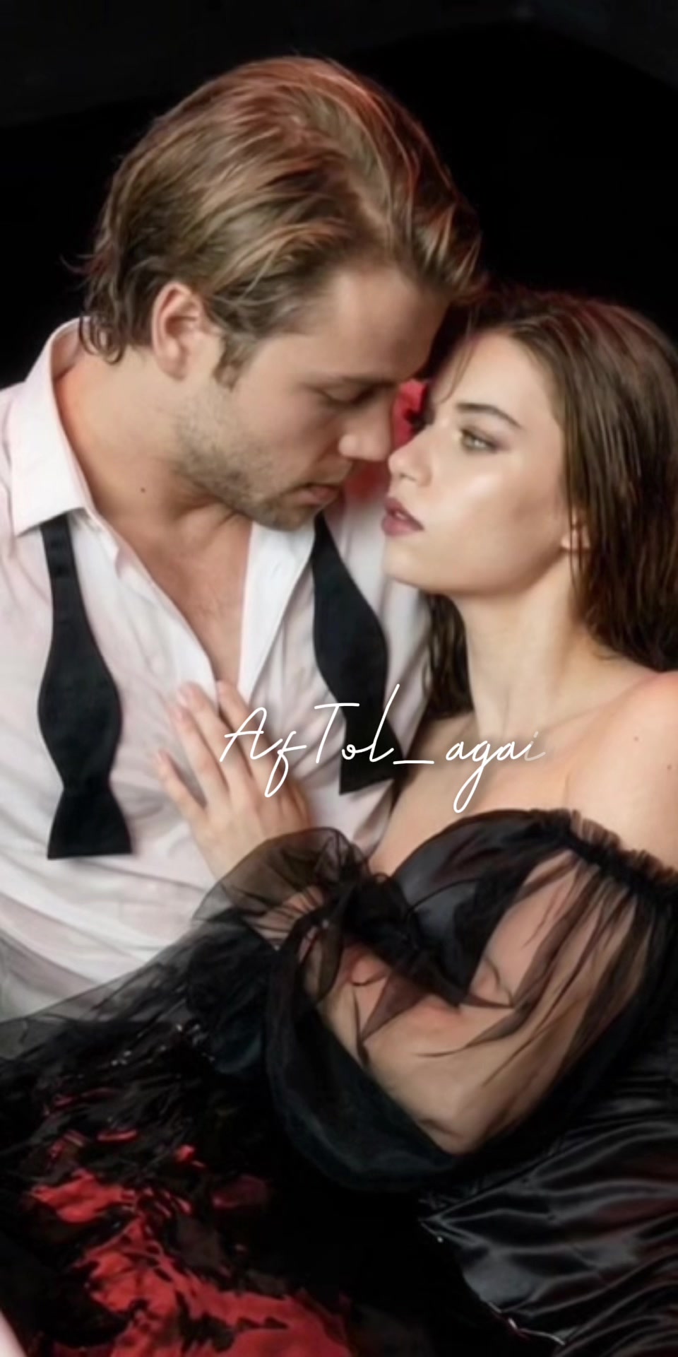 @Afra Sara&ccedil;oglu & Tolga Sarıtaş