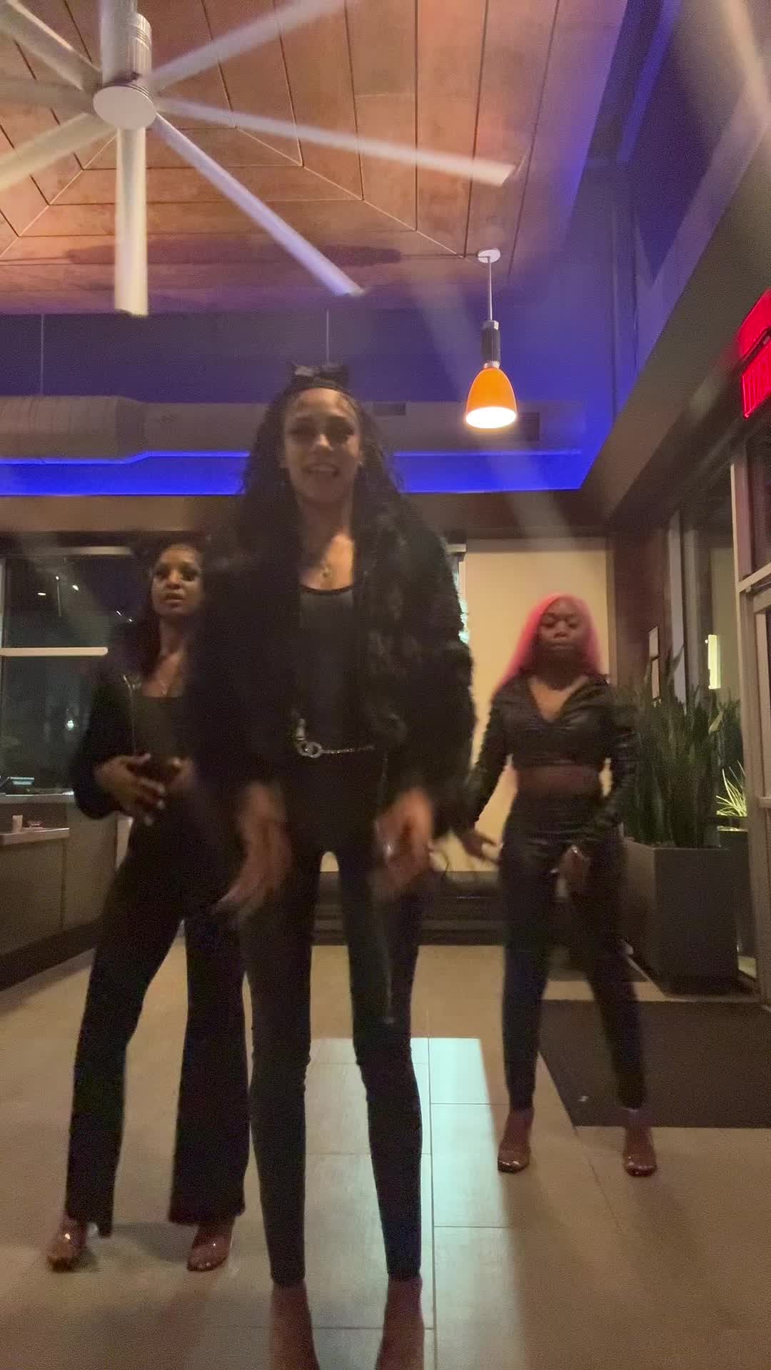 @NovaaBaanks