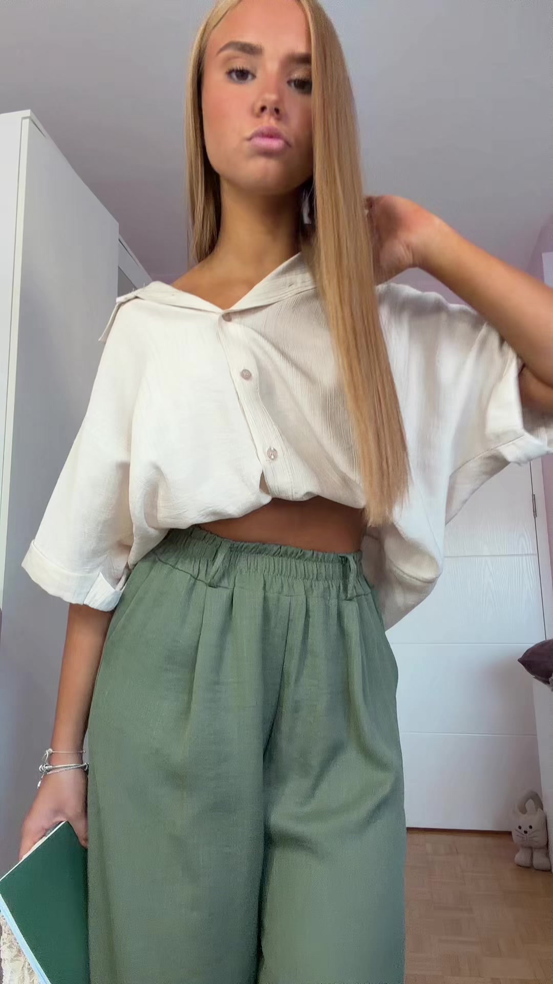@лара
