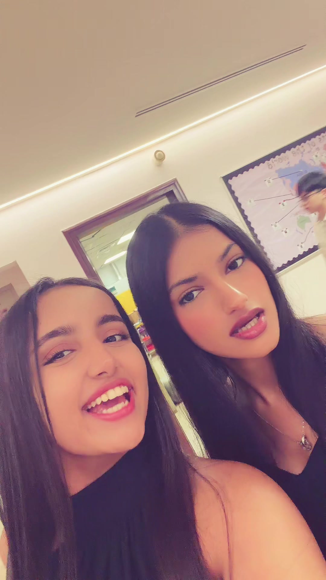 @Hiya._parwani
