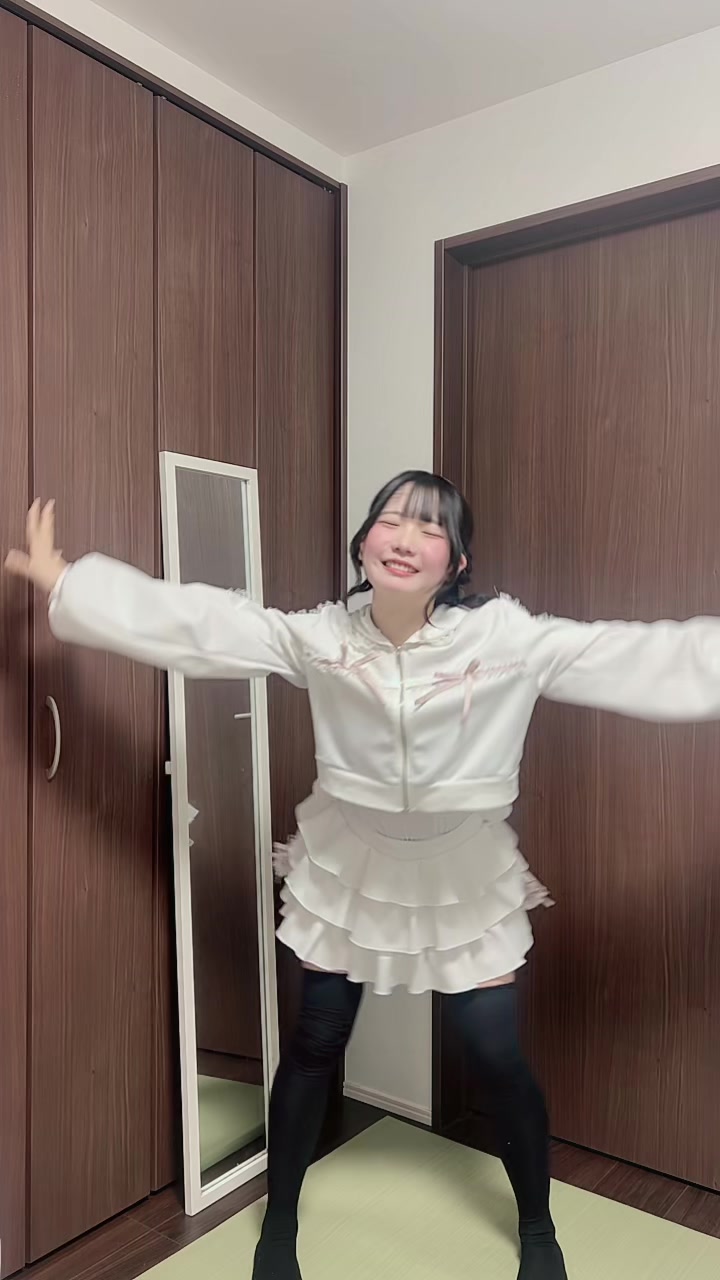 @猫田れな