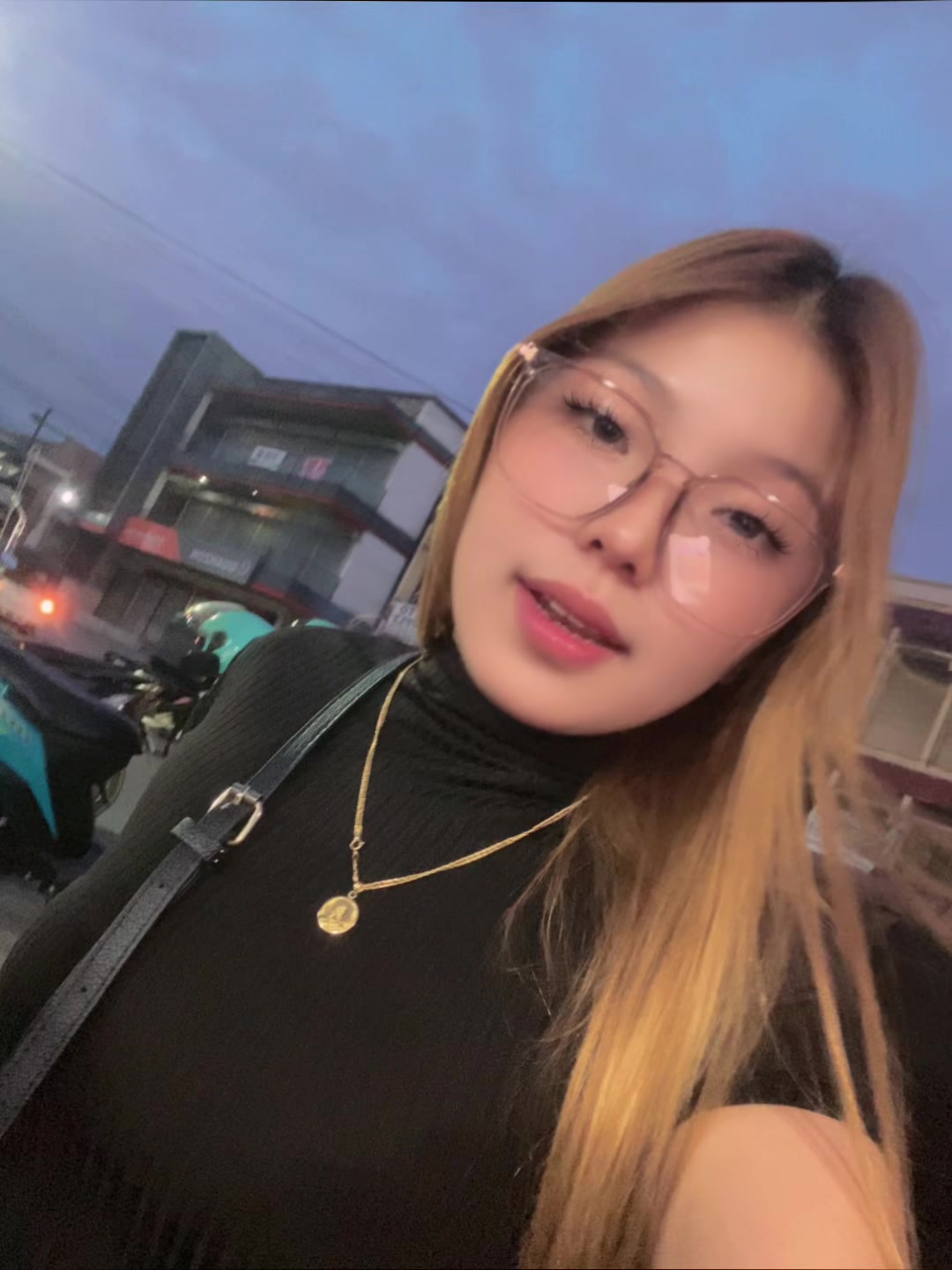 @𝓱𝓪𝓷𝓷𝓪𝓴𝓮𝓸𝓽