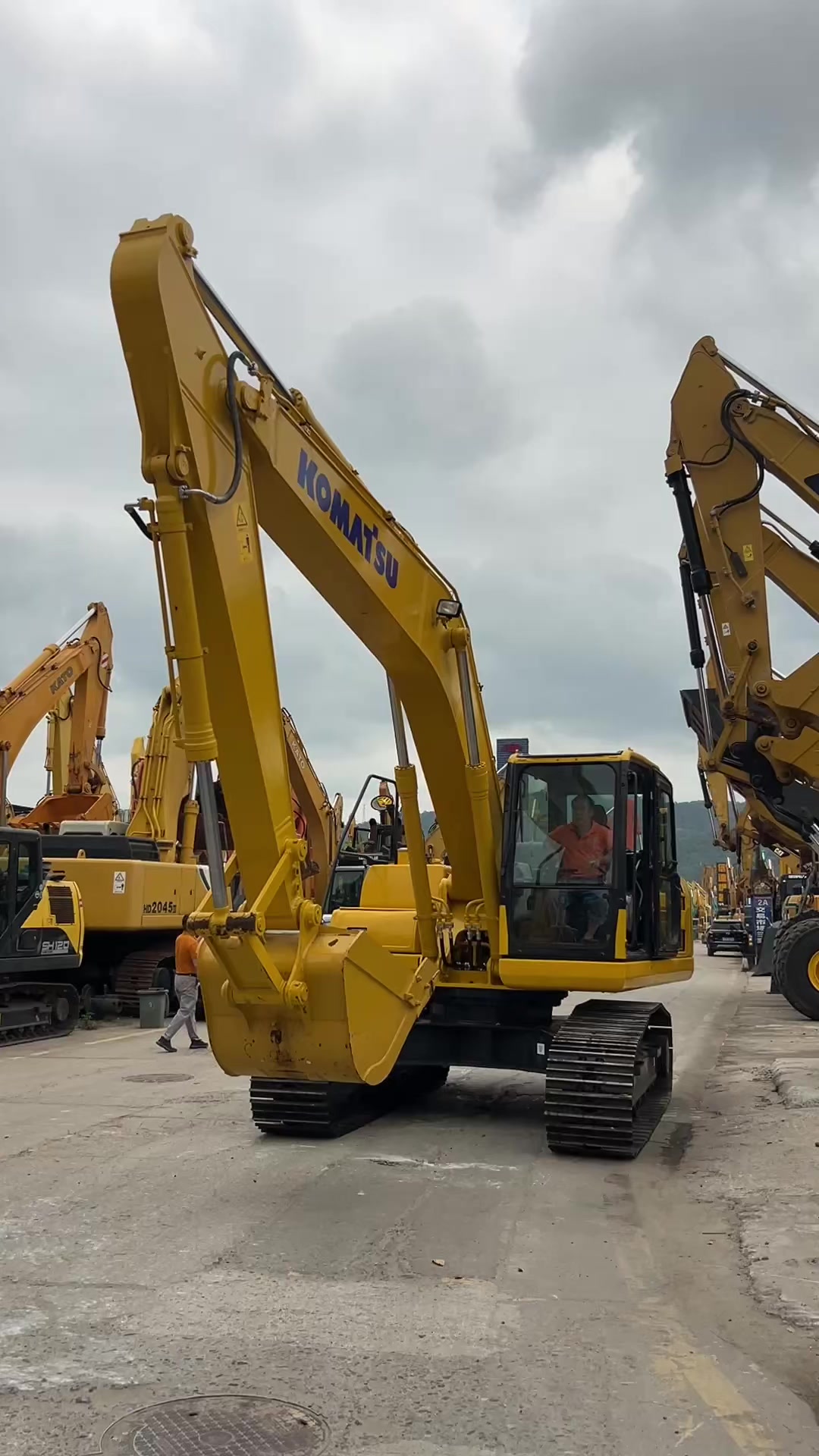 @HCS.Excavator sale-Vina