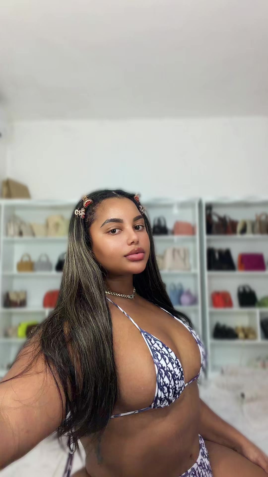 @La_negrota_abreu