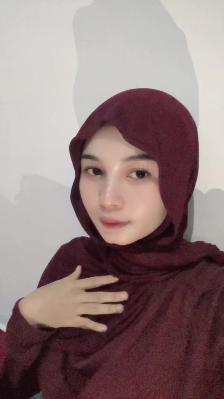 @Azizee_