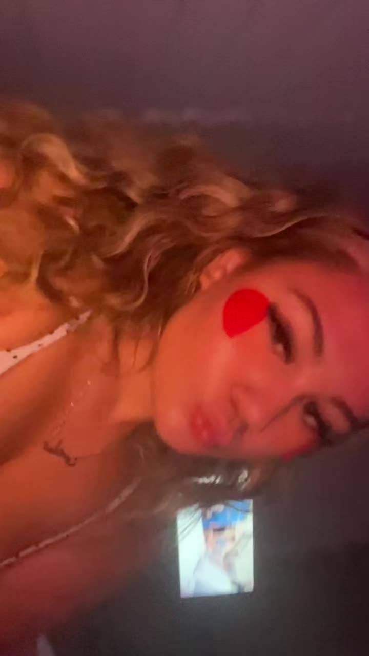 @🪩