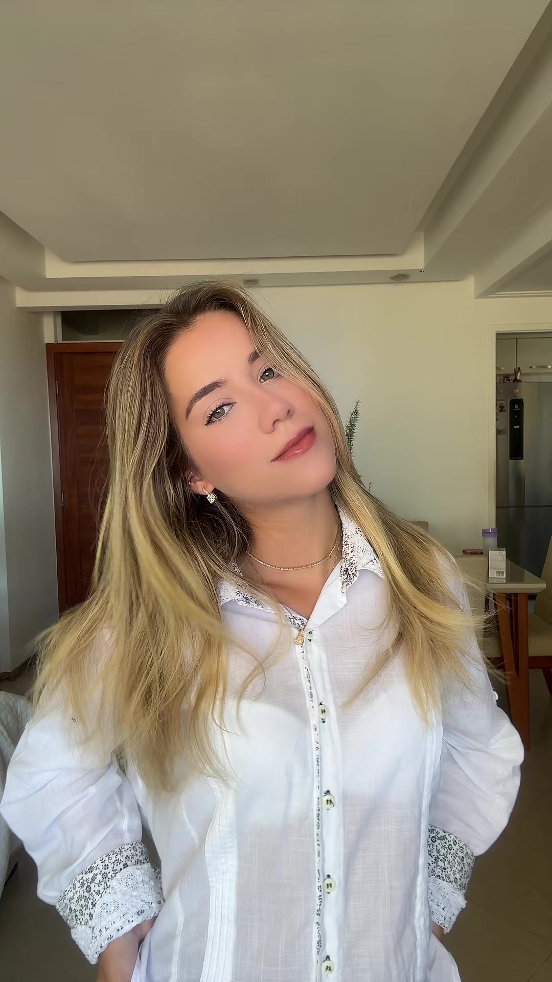 @LARISSA