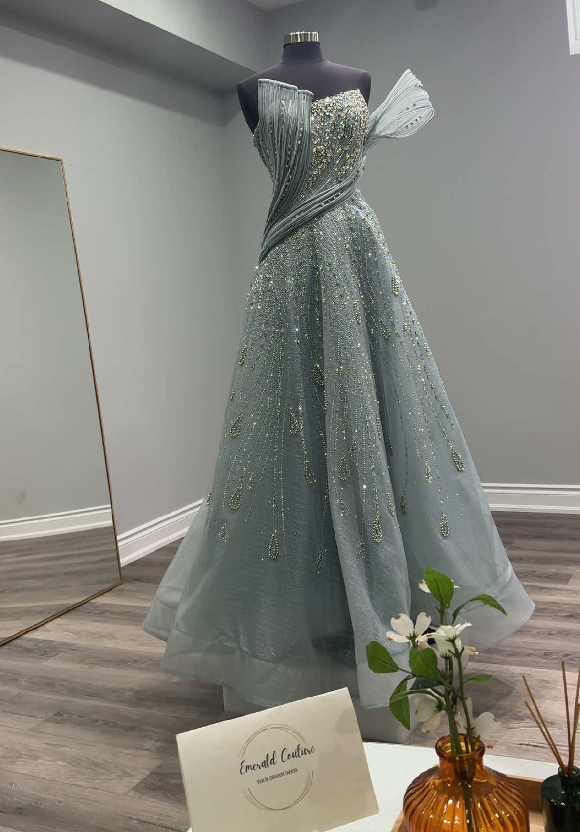 @Emerald Couture Dress Inc.