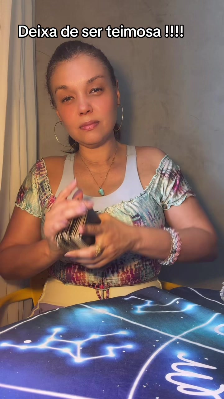 @Lívia 🪬🗝️💍📚💎🪬💒🥂✨🌹🌟