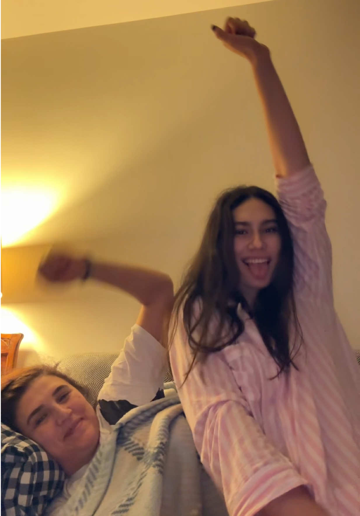 @Defne