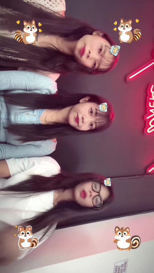 @Hnine