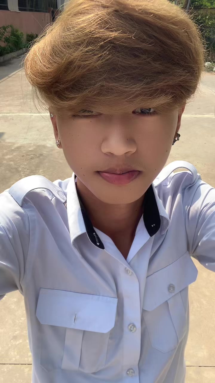 @ប្រដាប់ស្រឡាញ់🤨