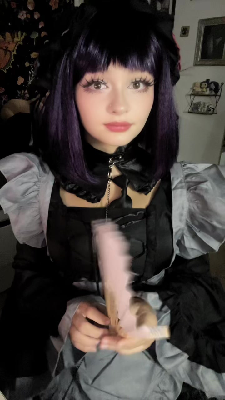 @_axhley_
