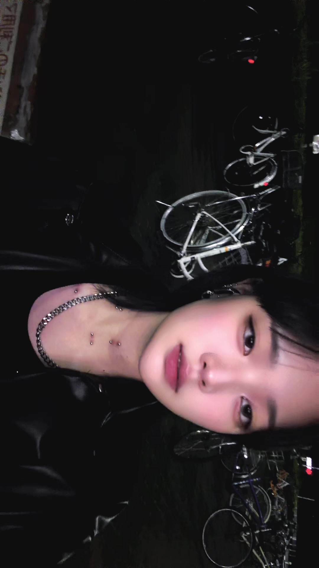 @クロ