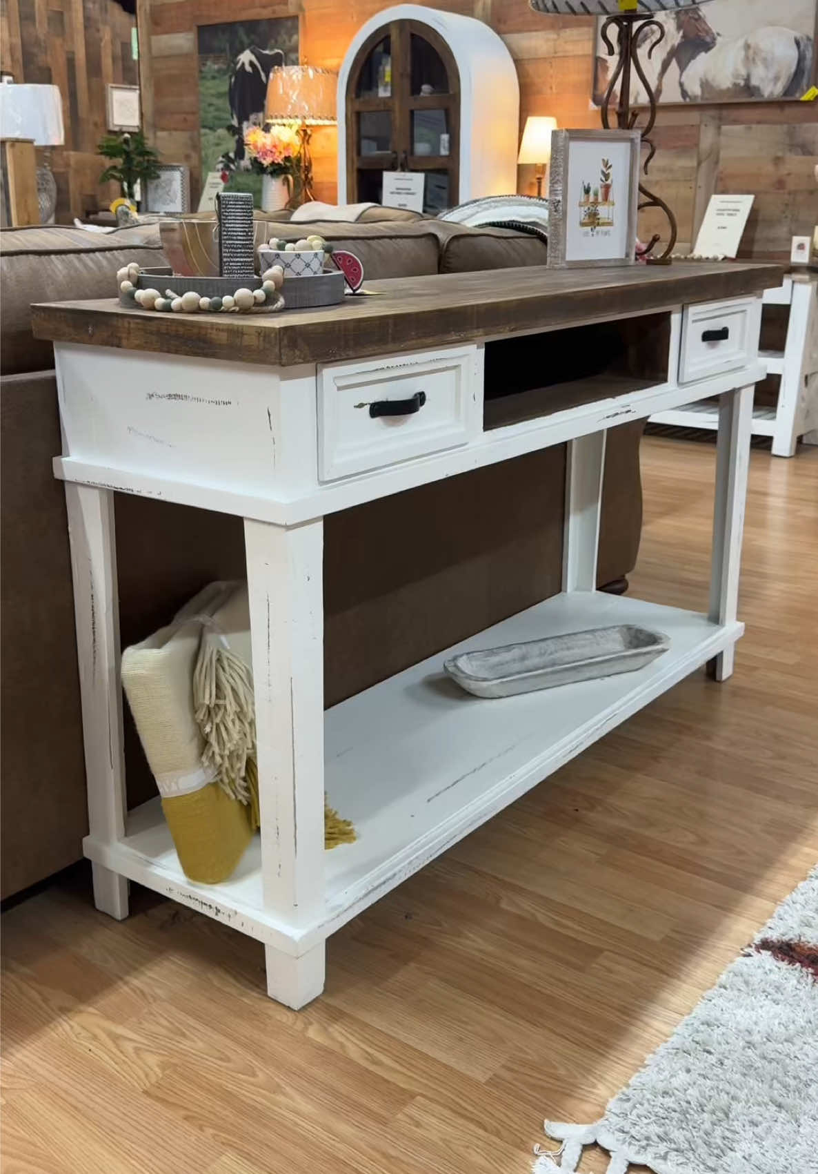 @RusticFurnitureDepot